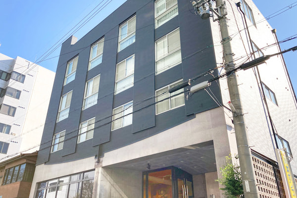 本社ビル外観